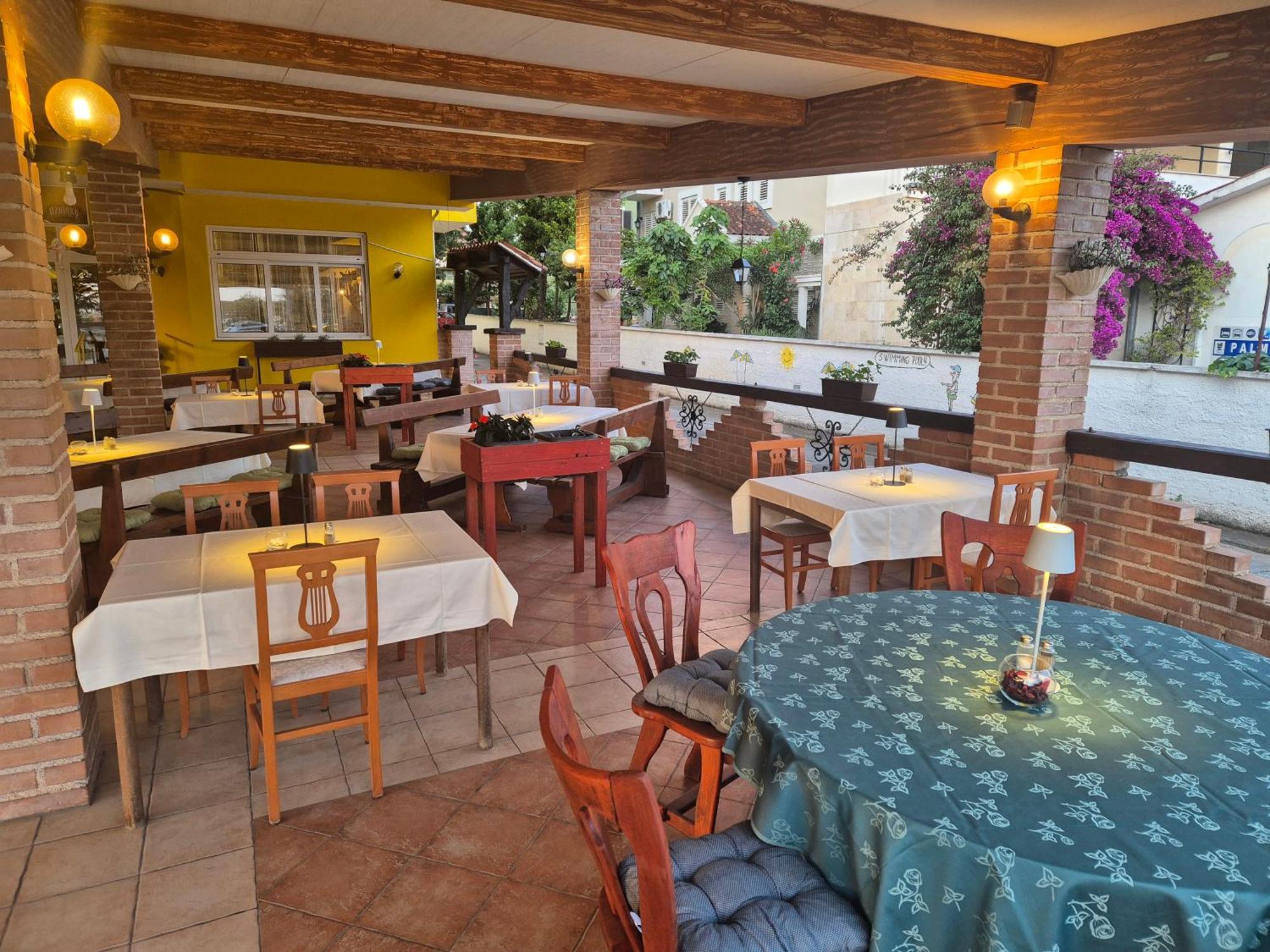 Biergarten Медулин Экстерьер фото